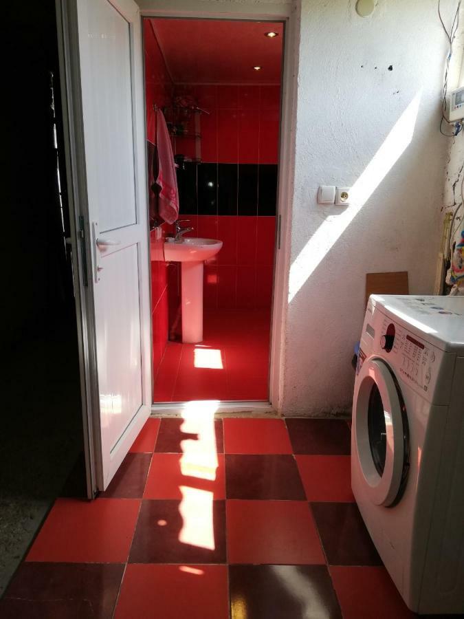 Готель Udabno Naili Екстер'єр фото
